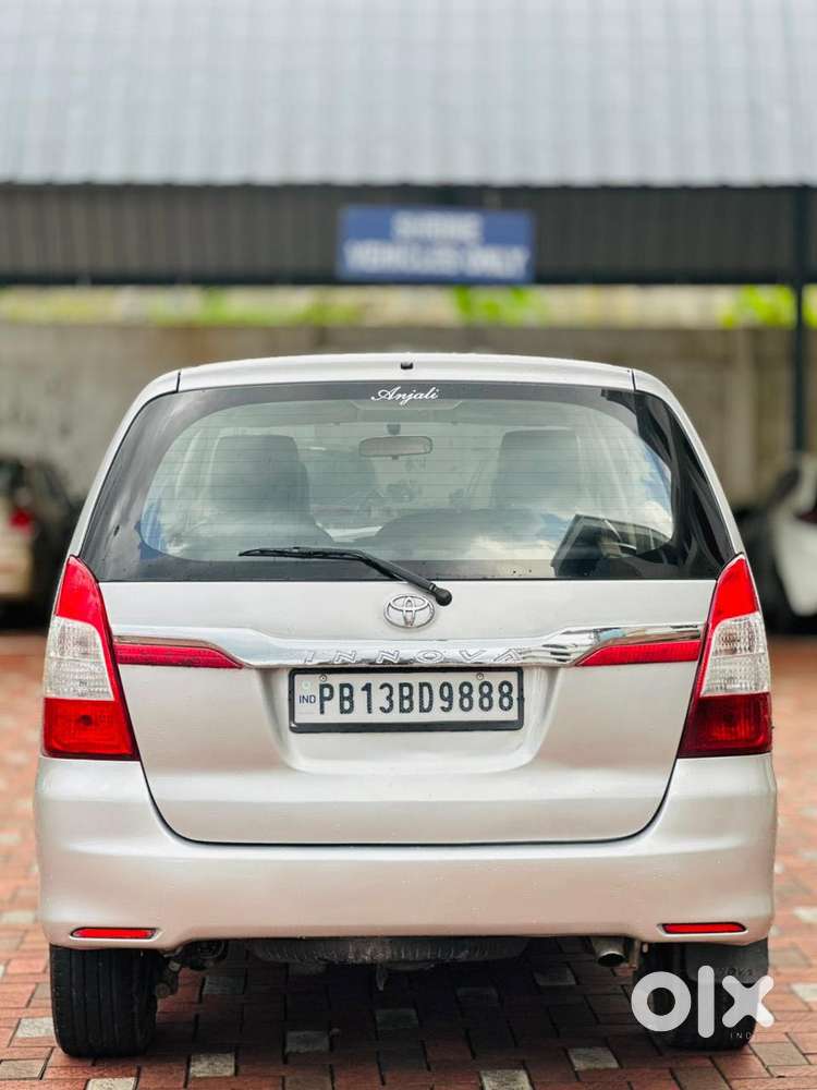 Toyota Innova 2.5 G (diesel) 8 Seater, 2013, Diesel