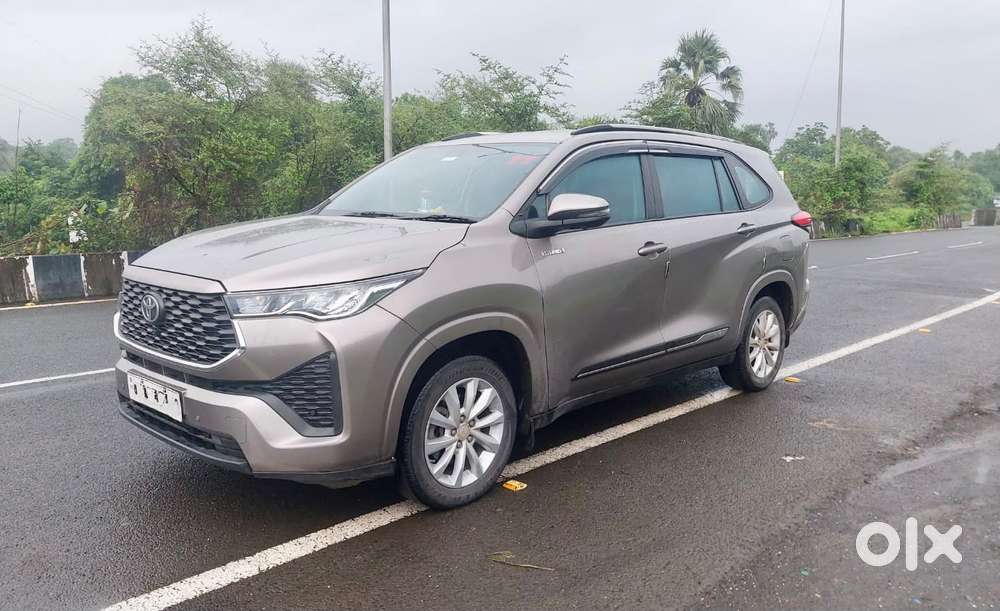 Toyota Innova Hycross 2.0 Vx Hybrid 8 Str, 2023, Petrol
