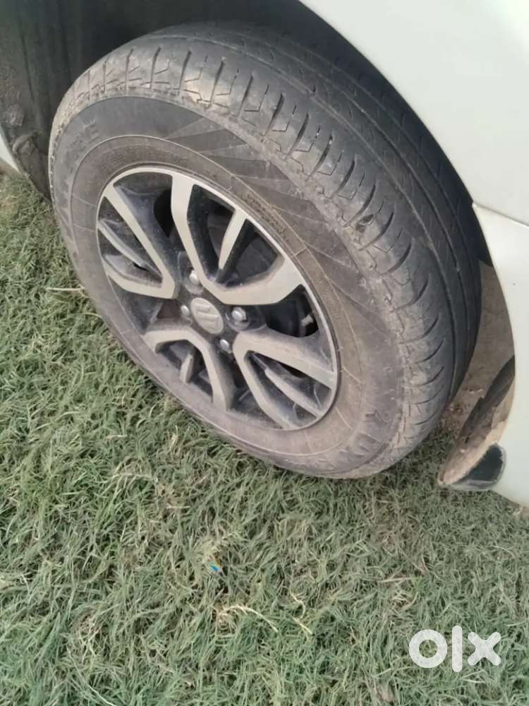 Maruti Suzuki Swift Dzire 20022 Petrol 38000 Km Driven