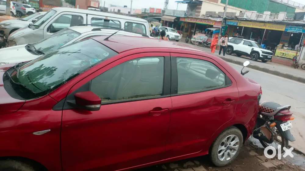 Ford Aspire Titanium Blu 2017