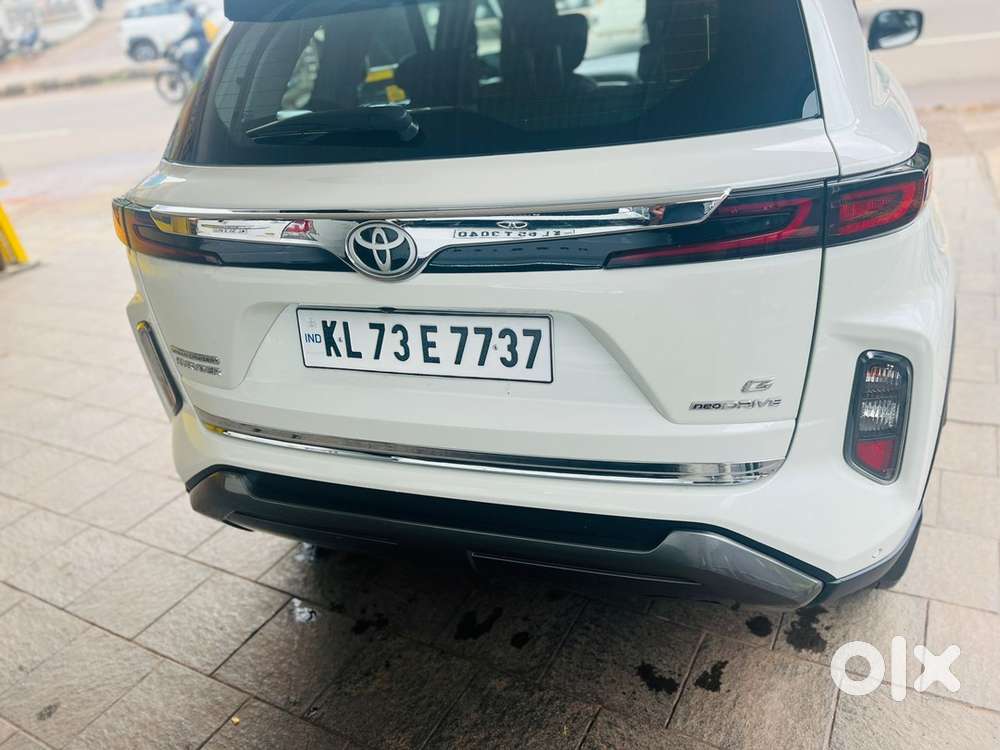 Toyota Urban Cruiser 2024 Drives Smoothly