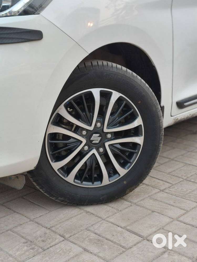 Maruti Suzuki Ertiga Zxi (o) Cng [2022-2023], 2023, Petrol