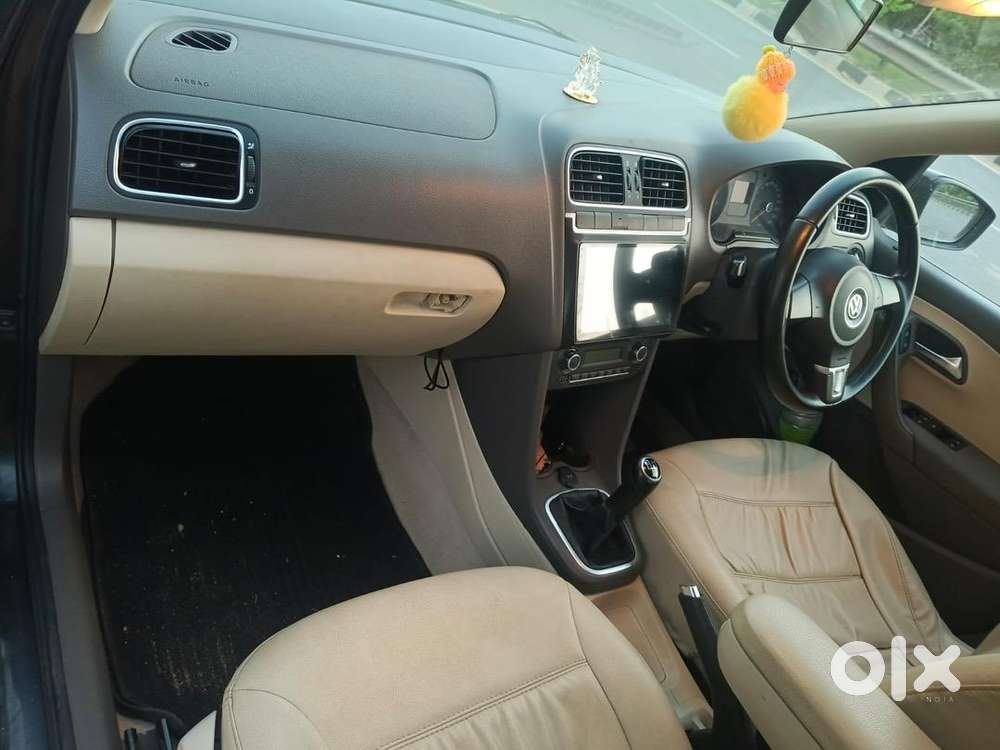 Volkswagen Car Manual 2011