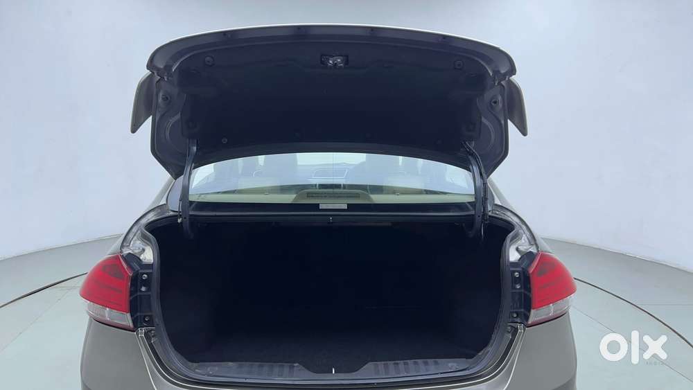 Maruti Suzuki Ciaz 1.5 Alpha Shvs Amt, 2019, Petrol