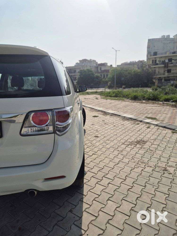 Toyota Fortuner 4x2 Manual, 2013, Diesel