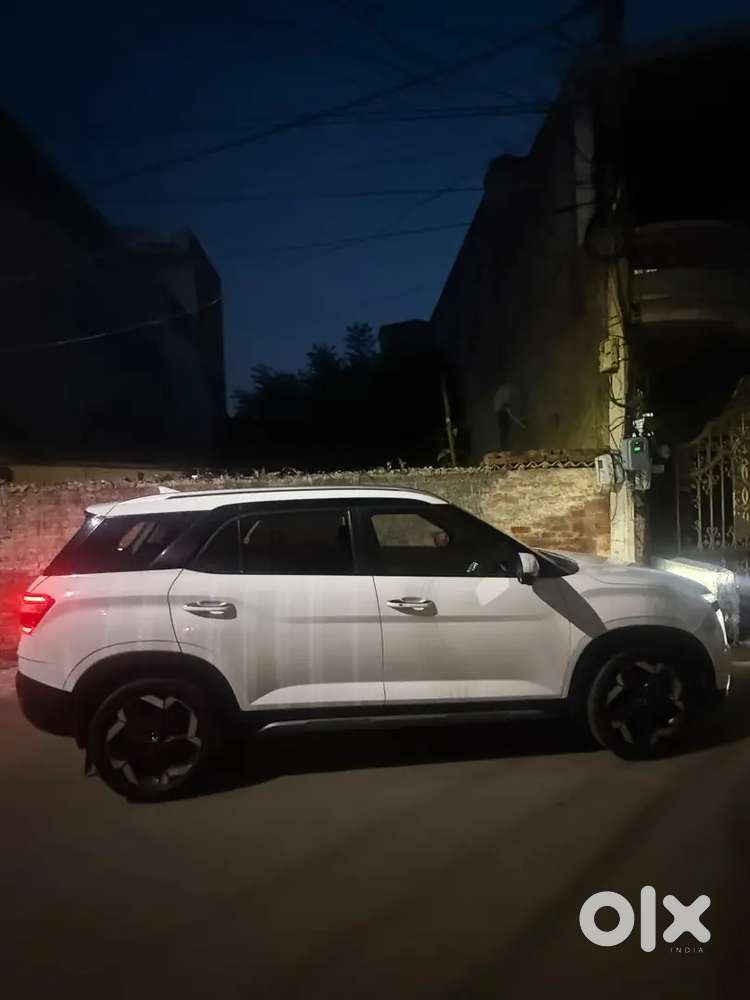 Hyundai Alcazar 2021 Diesel 81000 Km Driven. Under Warranty Till 2028