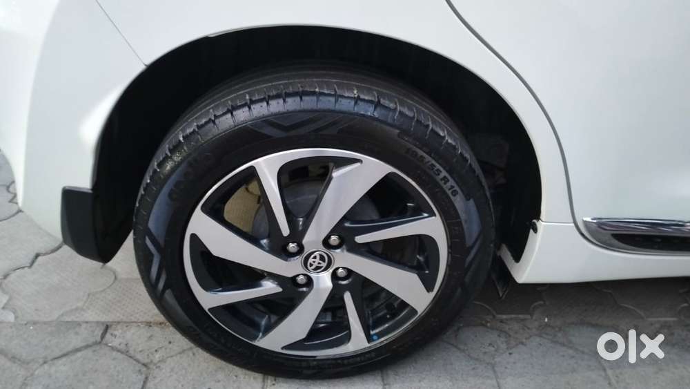 Toyota Glanza, 2023, Petrol