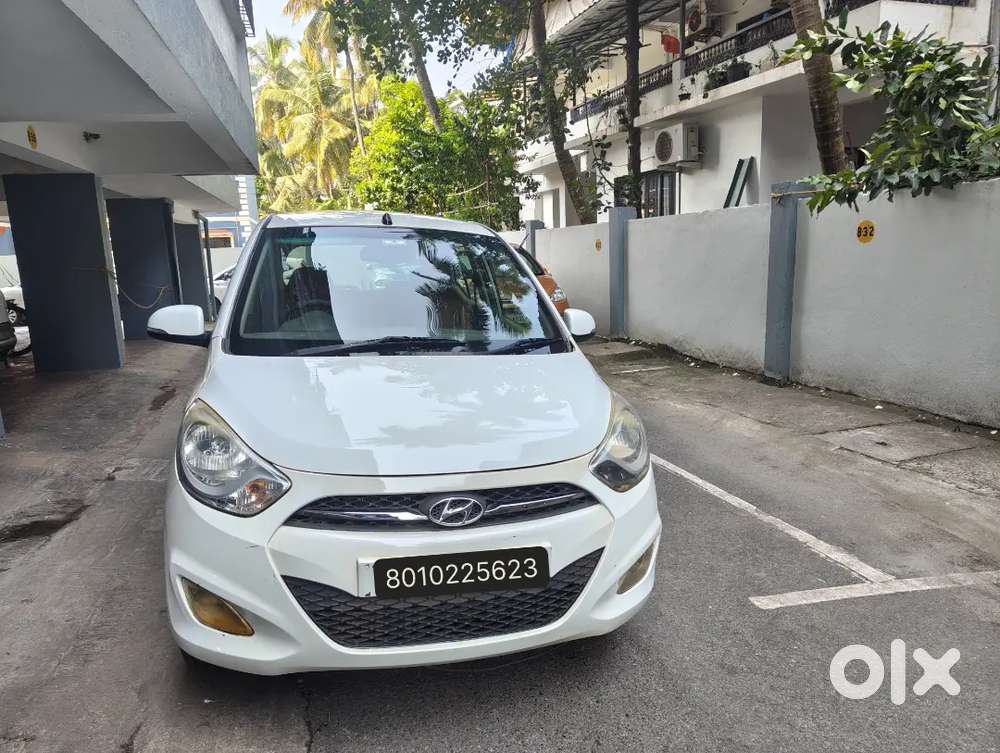Automatic Hyundai I10 Sportz