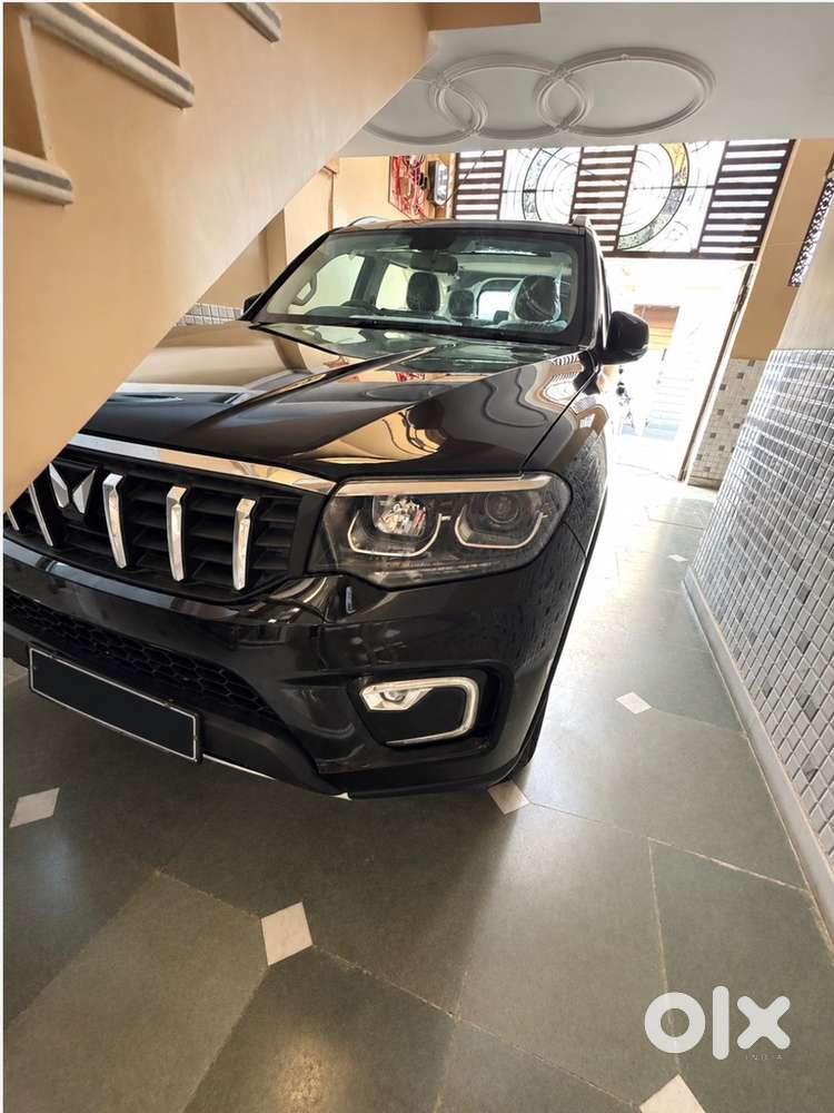 Mahindra Scorpio-n Z8 Select Petrol Manual 2025 In Showroom Condition