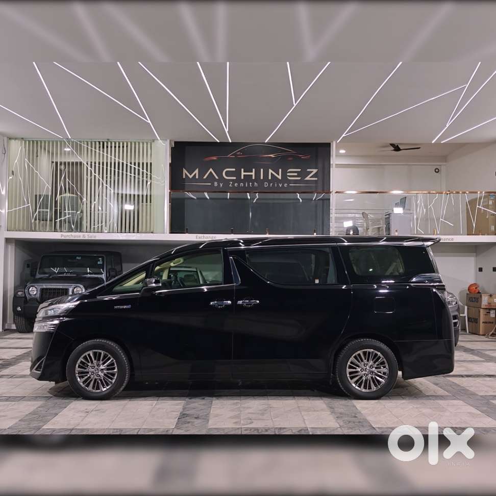 Toyota Vellfire 2.5 Hybrid, 2022, Petrol