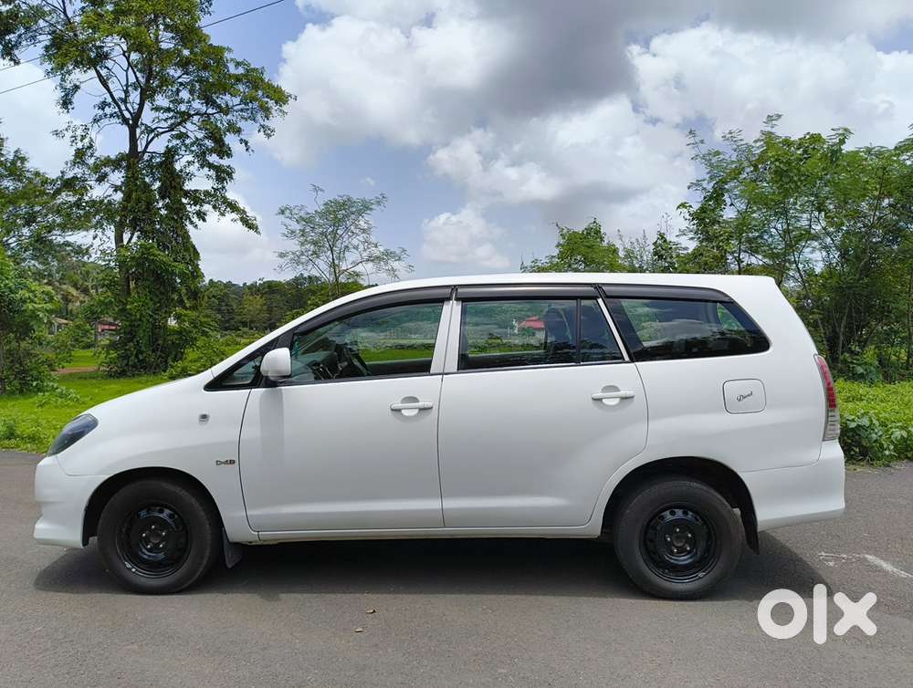 Toyota Innova 2011 Diesel Well Maintained