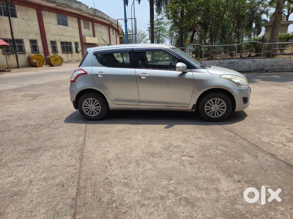 Maruti Suzuki Swift Vxi 1.2 Abs Bs-iv, 2012, Petrol