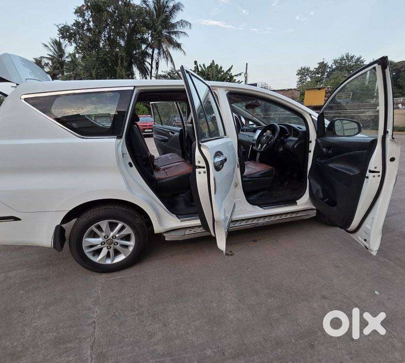 Toyota Innova Crysta G 8 Str, 2017, Diesel