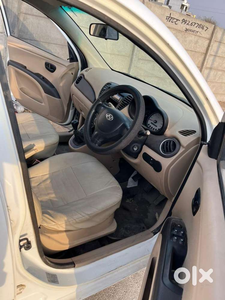 Power Steering, All Power Window, Music System,