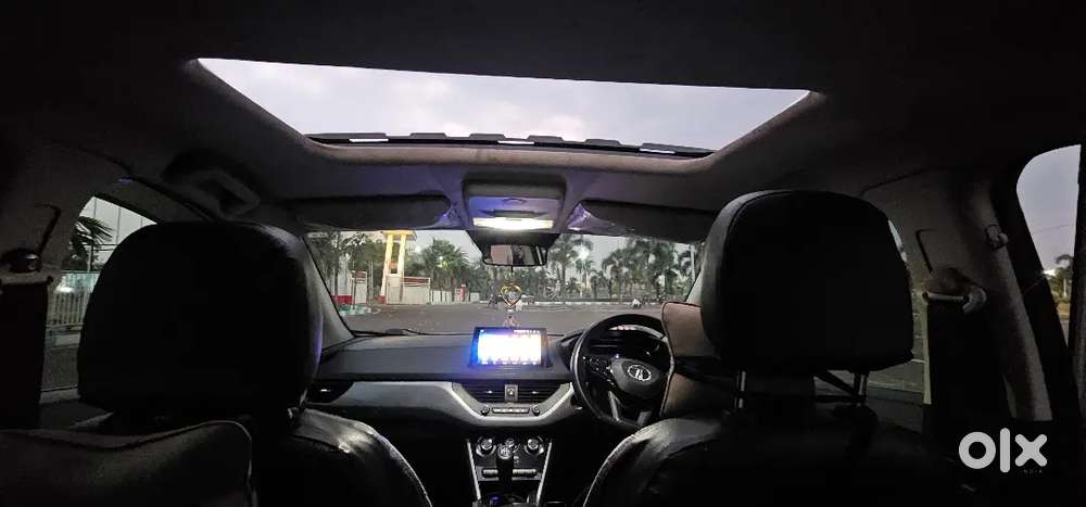 Good Condition Showroom Service History Single Hand Use With Sunroof