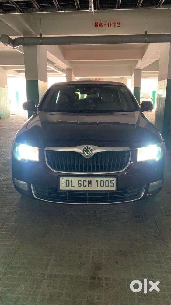 Automatic Petrol Sunroof With Diamond Music System Front And Back Cam