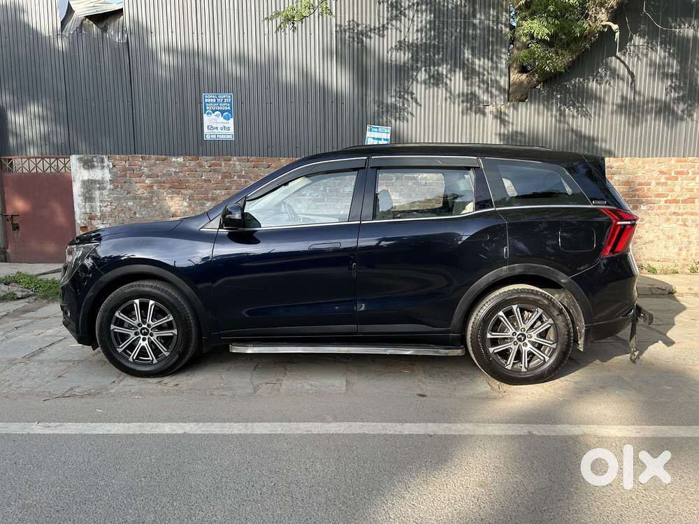 Mahindra Xuv700 2.0 Ax 7 Petrol At Str, 2024, Petrol