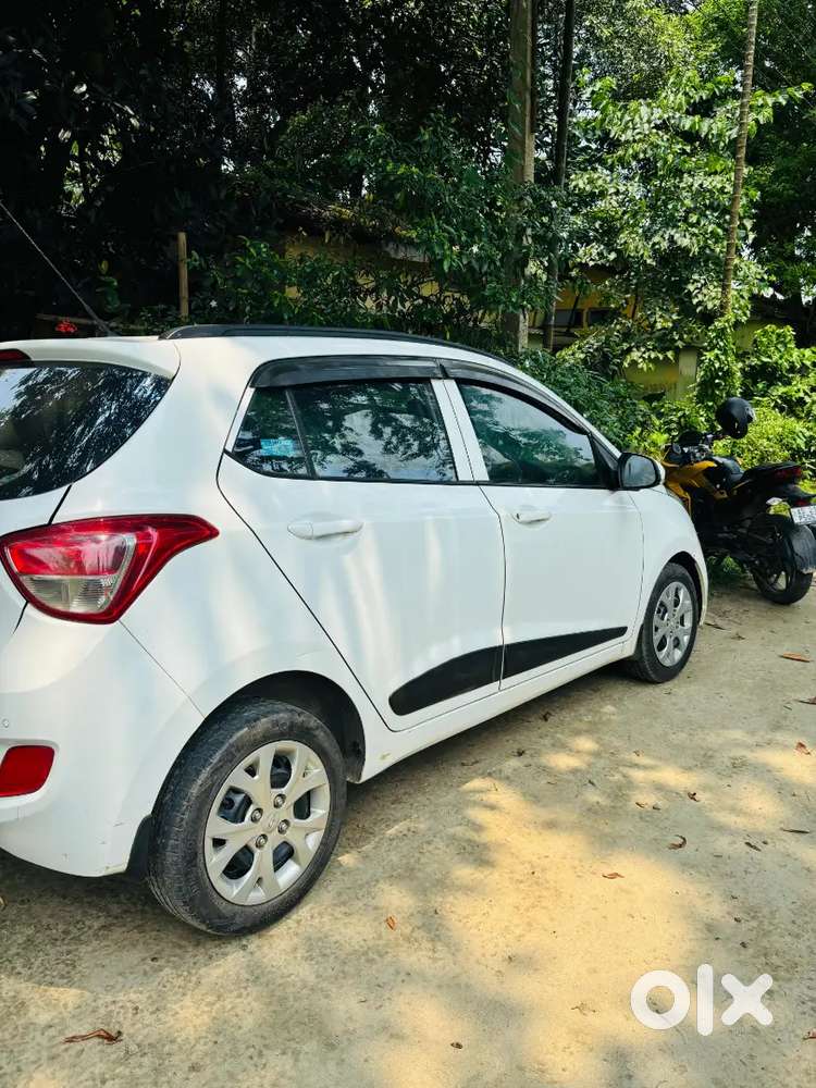 Hyundai I10 2016 Petrol Well Maintained , Just Solabo Lage
