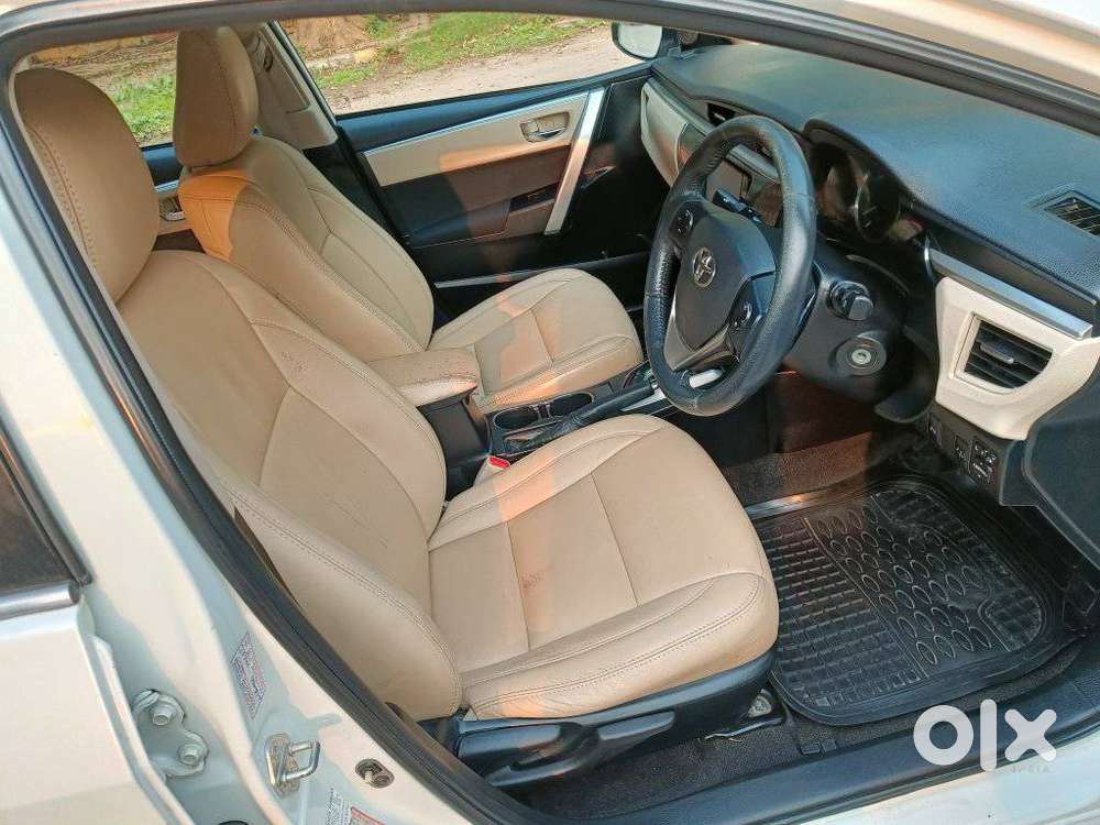 Toyota Corolla Altis G Hv At, 2015, Petrol