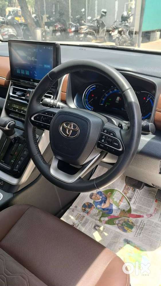Toyota Innova Hycross 2.0 Zx Hybrid 7 Str, 2023, Petrol