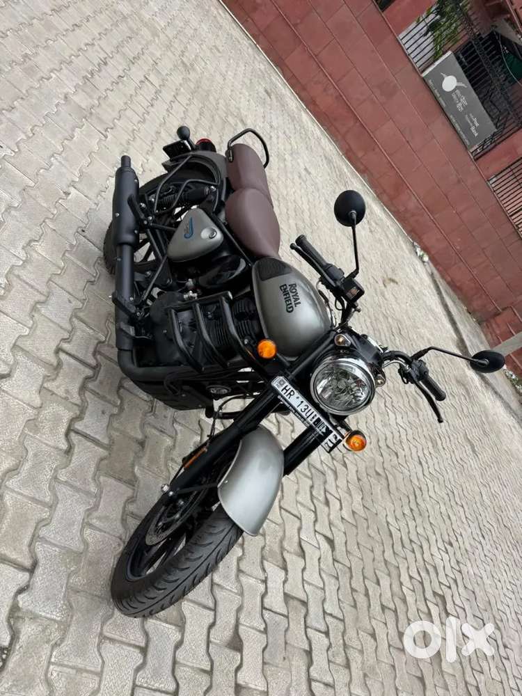 350 Classic Top model Gun Metal, very less driven with company record