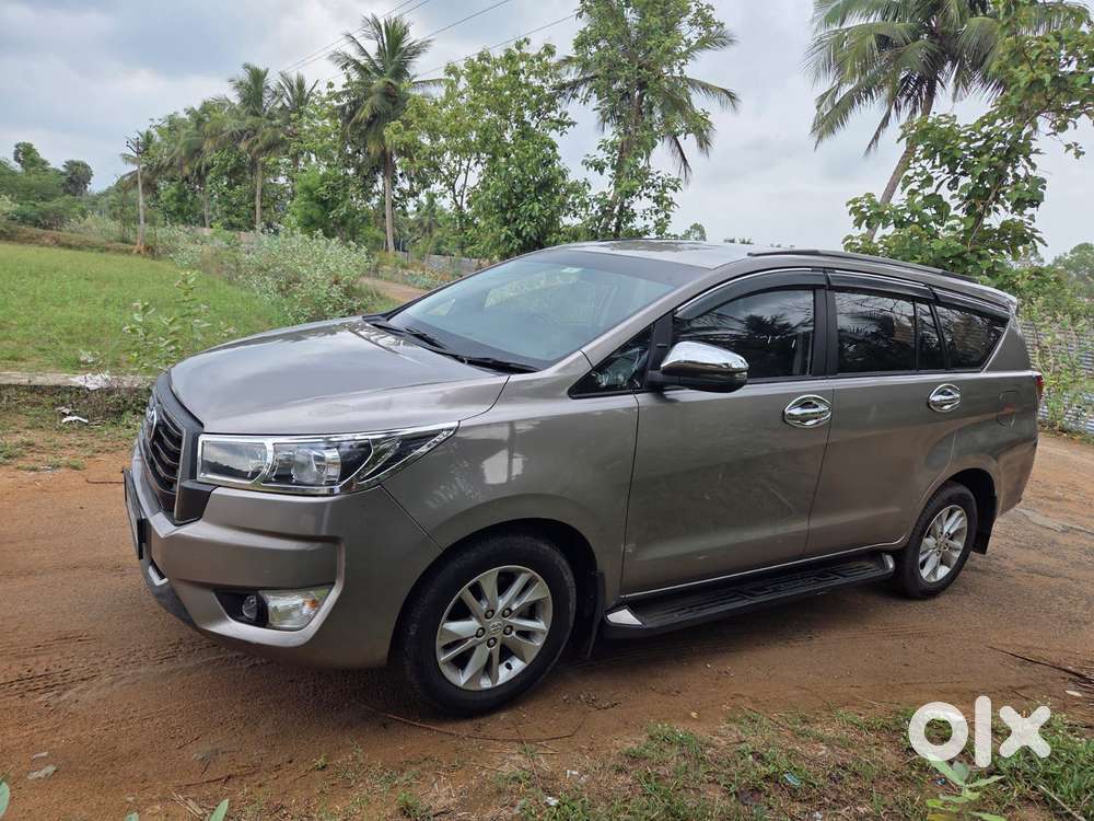 Toyota Innova Crysta 2.4 G Mt 8s, 2024, Diesel