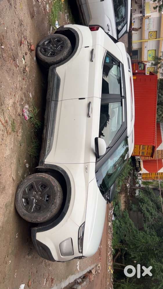 Hyundai Venue 2021 Petrol Well Maintained