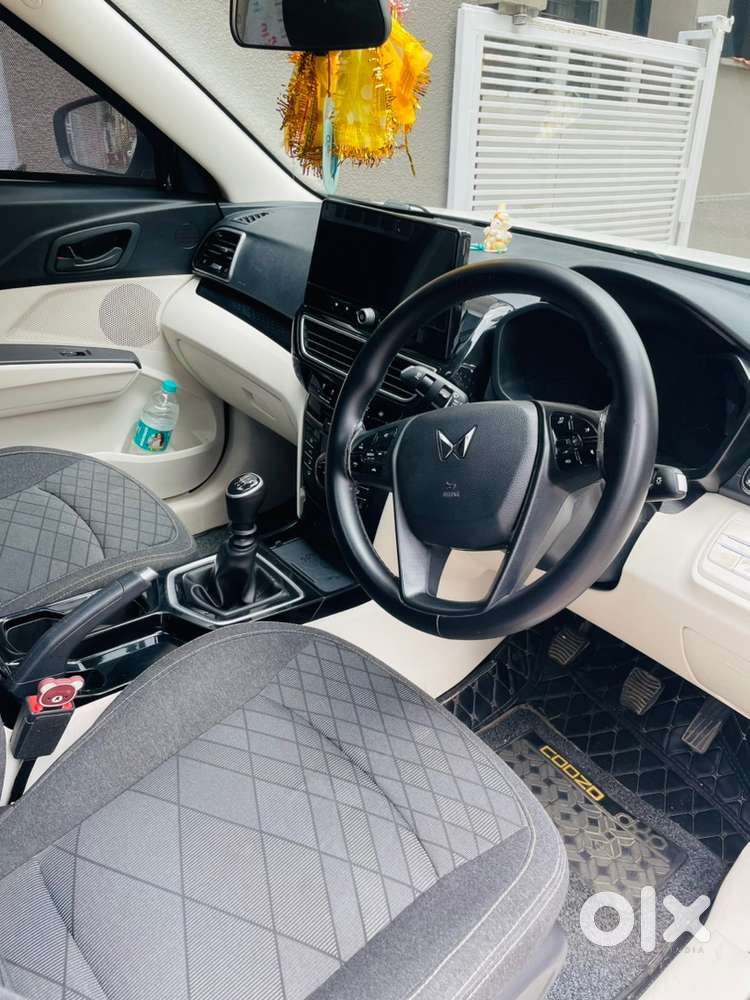 Mahindra Xuv3xo Petrol 2024