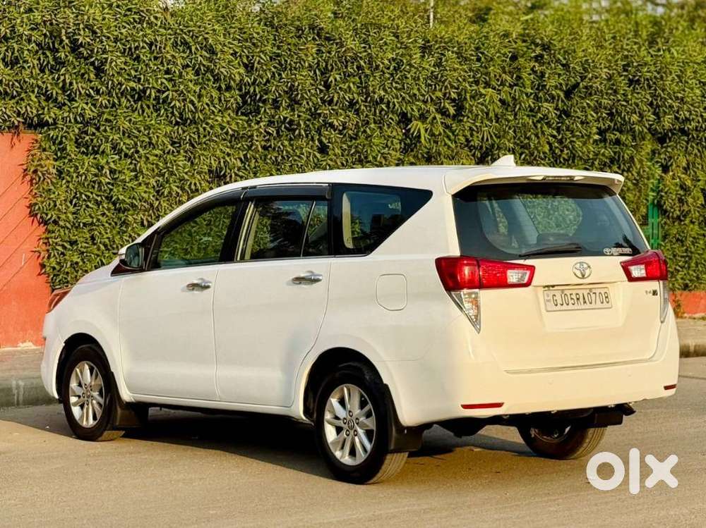 Toyota Innova Crysta 2.4 V 8 Str, 2017, Diesel