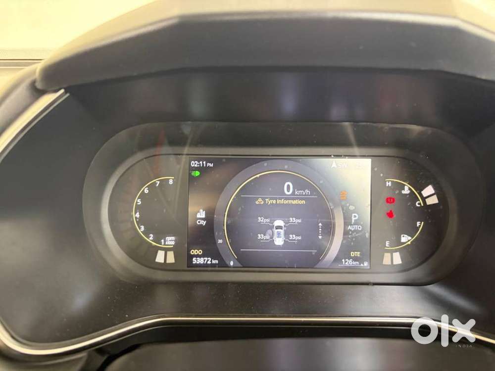 2023 Tata Safari Xza+