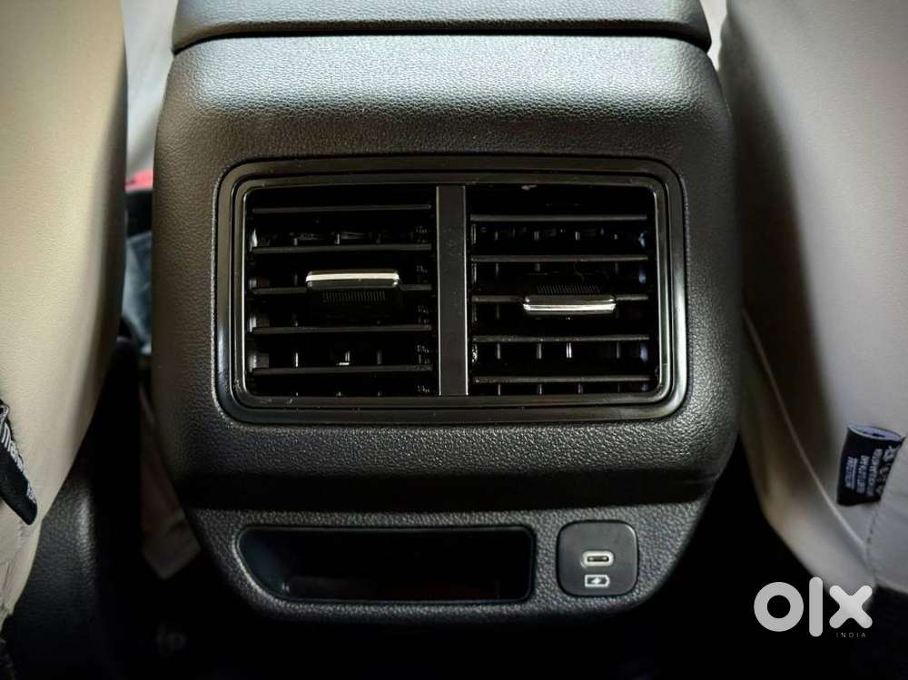 Mahindra Xuv700 Mx Petrol Mt 5 Str (e), 2024, Petrol
