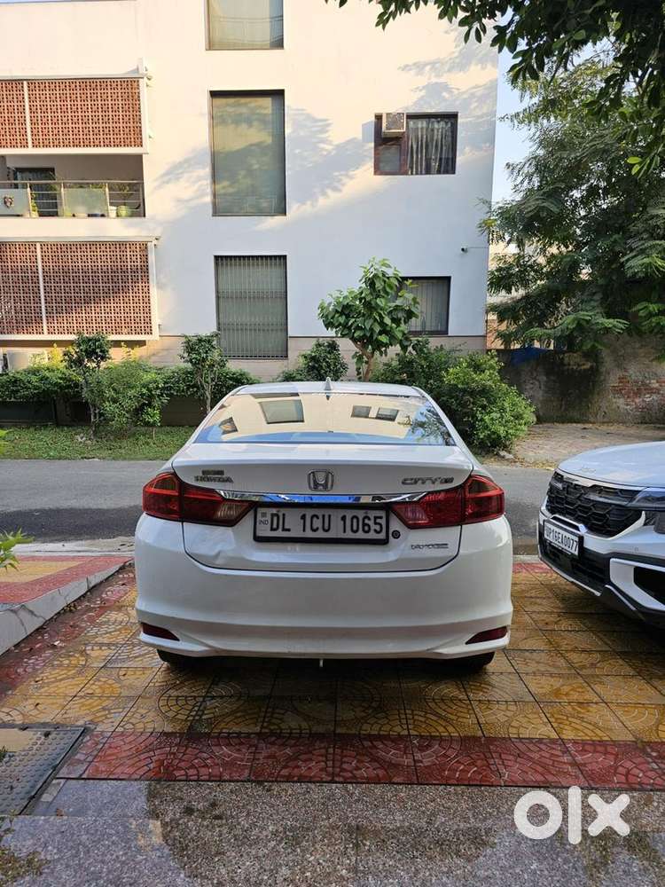 Honda City Vmt Petrol Oct 2015 Excellent Condition  98,000 Km Driven