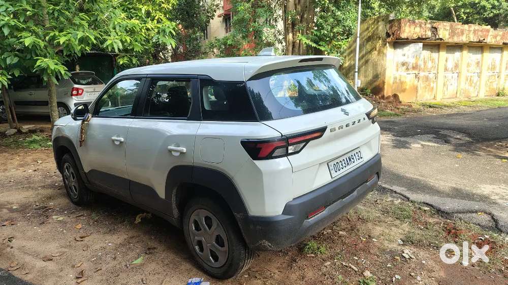 Maruti Suzuki Brezza Lxi 2024