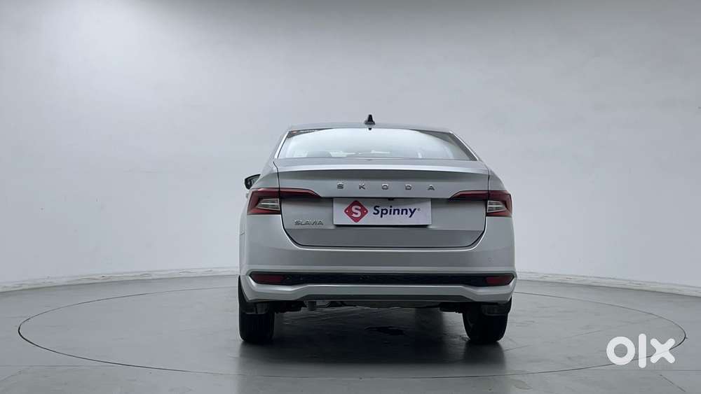 Skoda Slavia Ambition 1.0l Tsi At, 2022, Petrol
