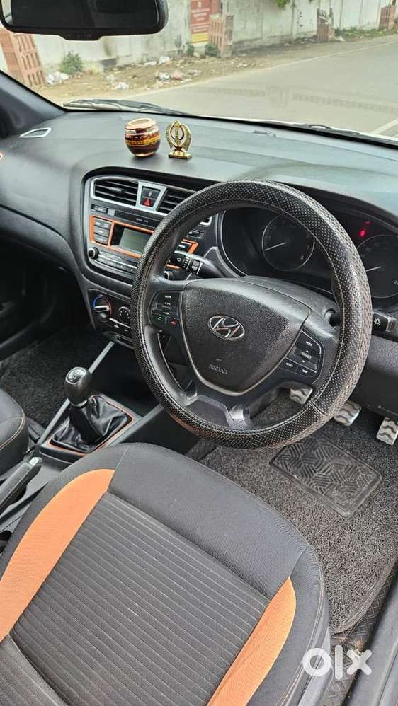 Hyundai I20 Active S Model Petrol 2017 July 1 Owner 90000km Driven