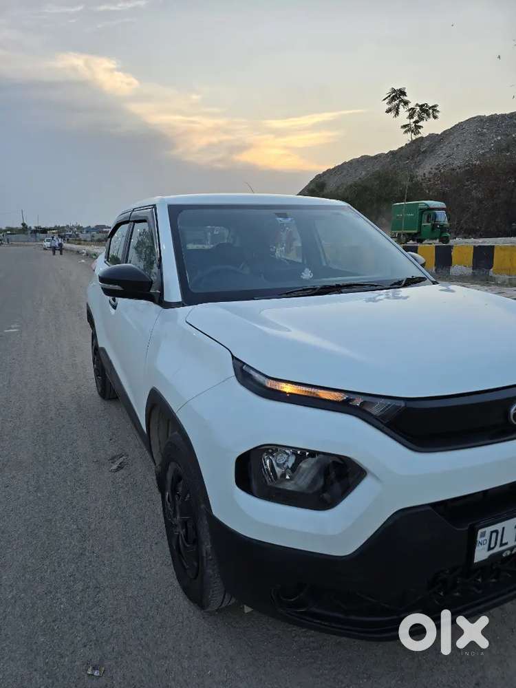 2025 Tata Punch Pure Petrol Manual
