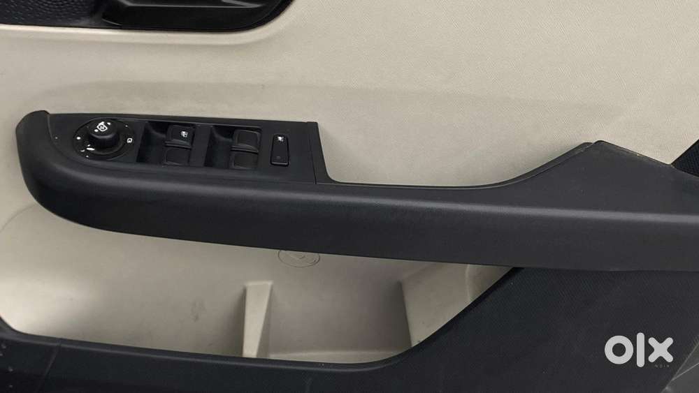 Tata Altroz 1.2 Xm Plus, 2022, Petrol