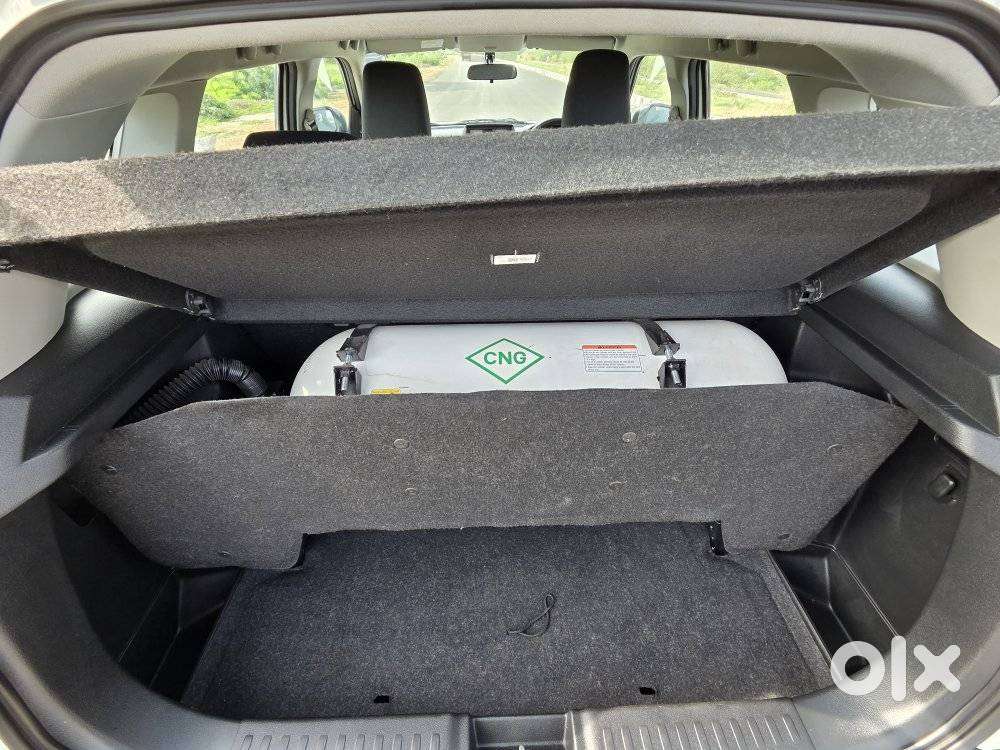 Maruti Suzuki Brezza 1.5 Vxi Cng, 2024, Cng & Hybrids