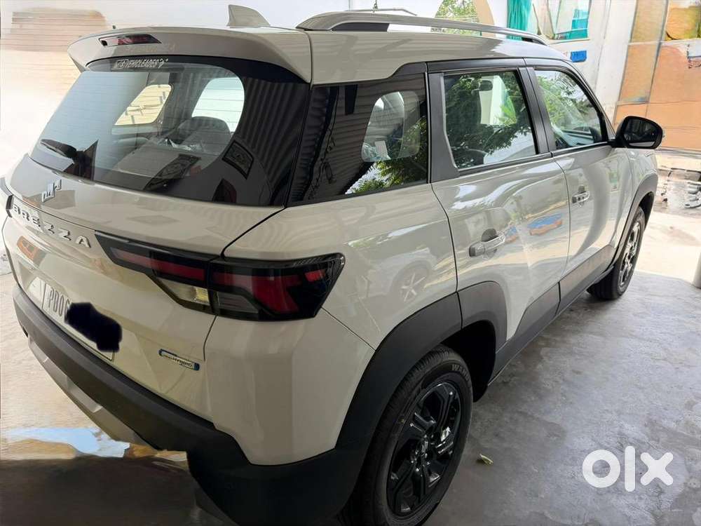 Maruti Suzuki Brezza 2024 Petrol Well Maintained
