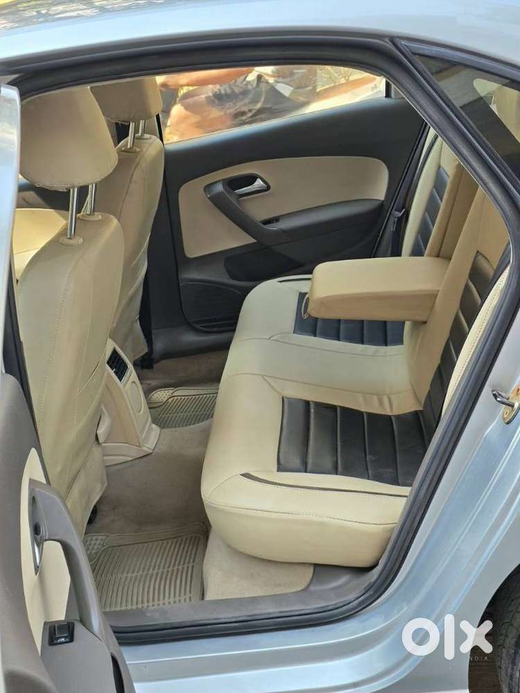 Volkswagen Vento 2010-2013 Petrol Highline, 2011, Petrol