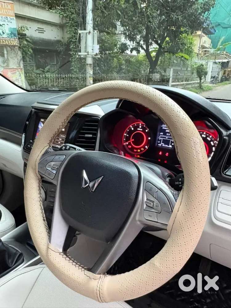 Mahindra Xuv300 W8(o) Diesel Bs-vi Car Of 2023