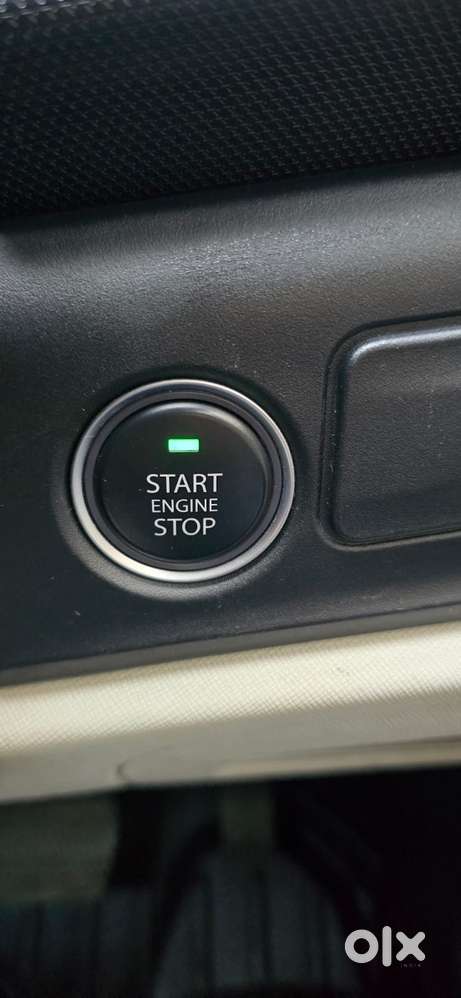 Tata Altroz 1.2 Xza Plus Dark Edition Dct, 2024, Petrol