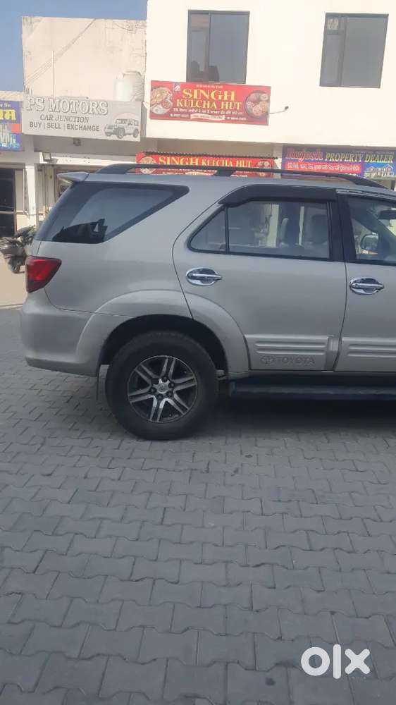 Toyota Fortuner  2012 Diesel 97000 Km Driven