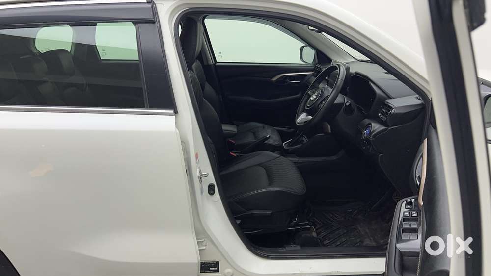 Maruti Suzuki Grand Vitara 1.5 Alpha Plus Intelligent Hybrid Ecvt, 2..