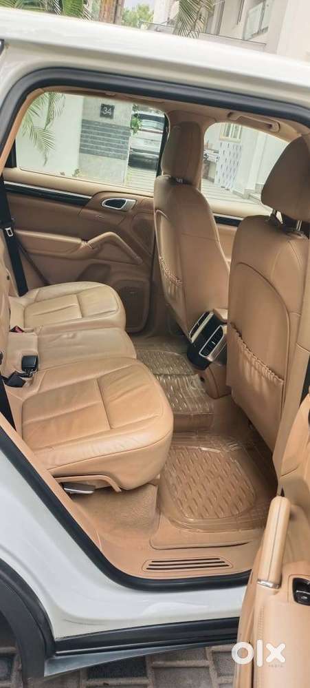 Porsche Cayenne (fancy Number)