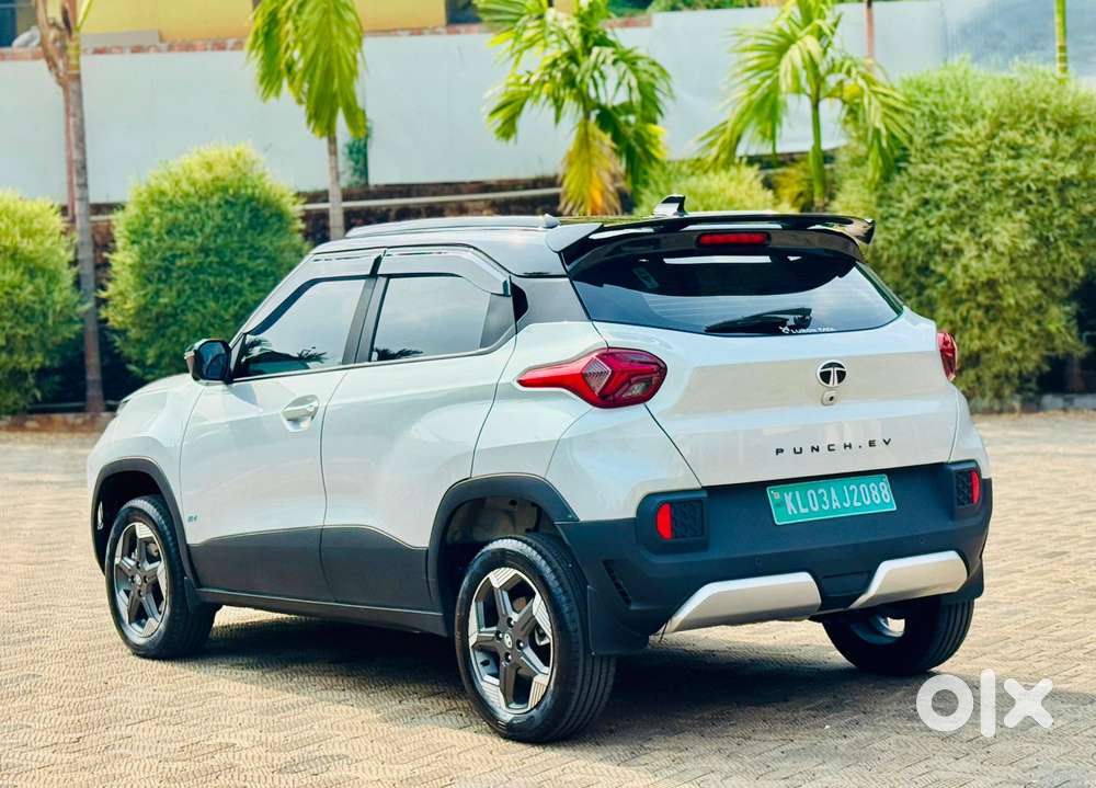 Tata Punch Ev Empowered Plus Lr, 2025, Electric