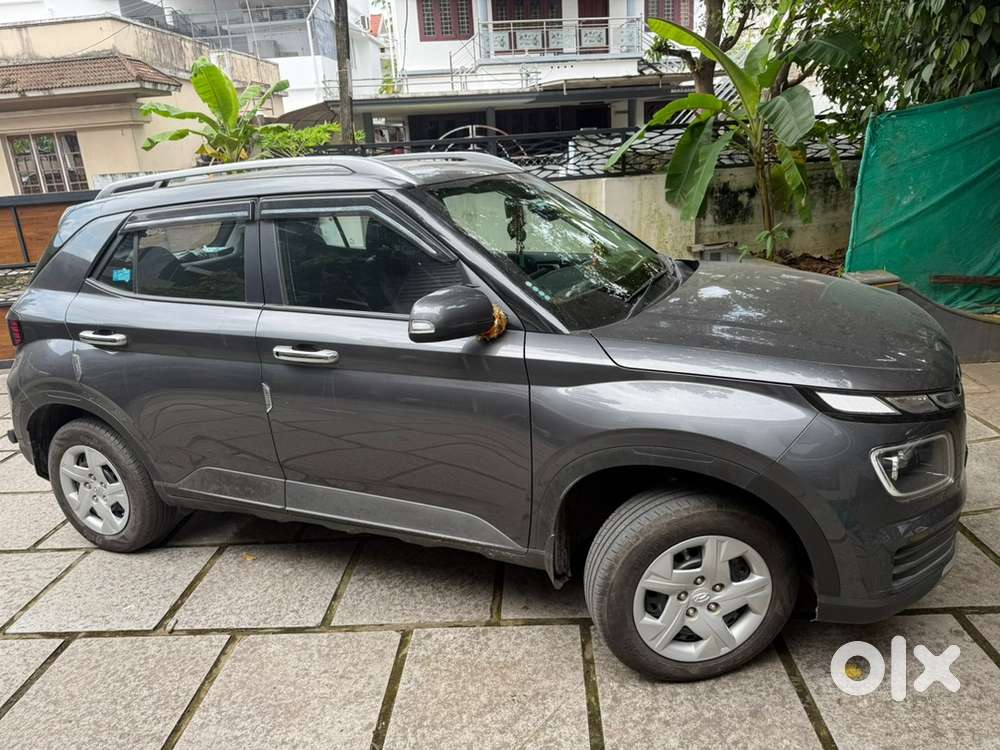 Hyundai Venue Petrol 2022