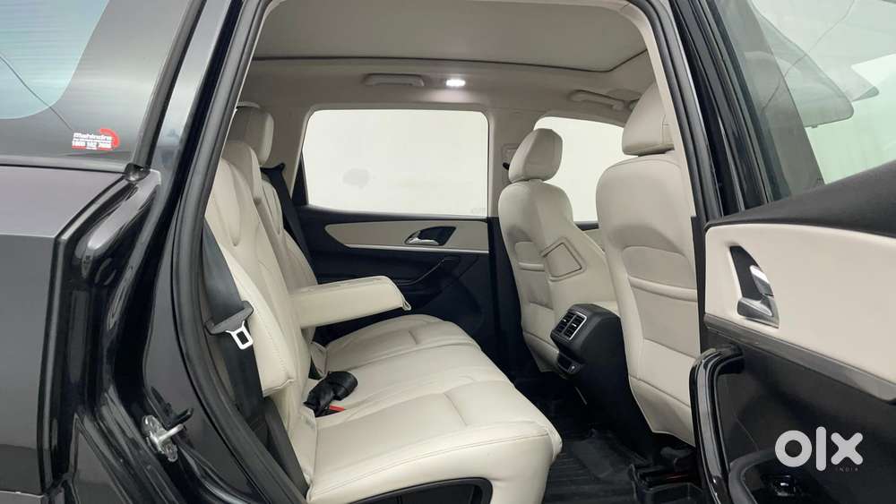Mahindra Xuv700 2.2 Ax 7 Diesel Mt Luxury Pack Str, 2024, Diesel