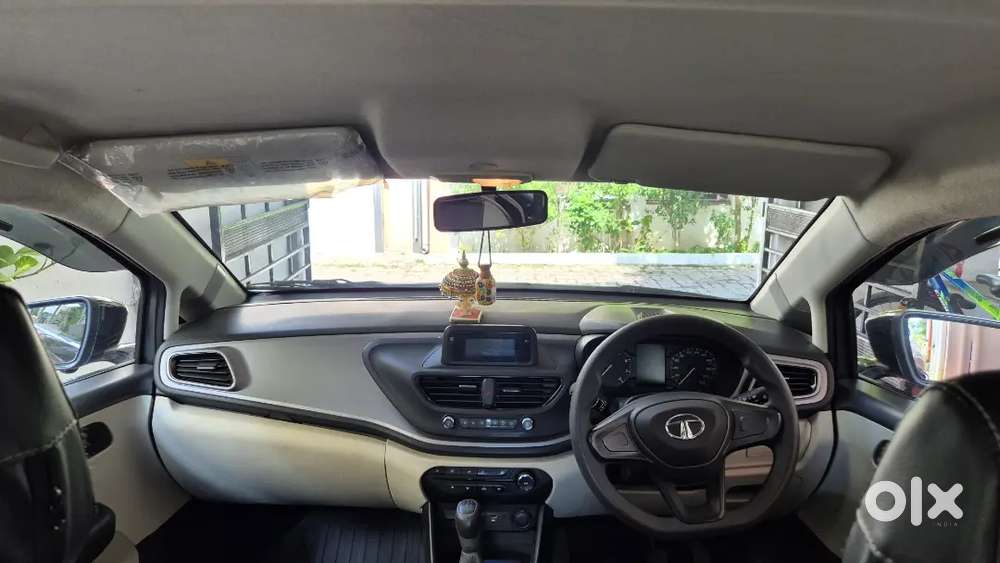 Tata Altroz 2023 Petrol Well Maintained. Only Highway Drive.