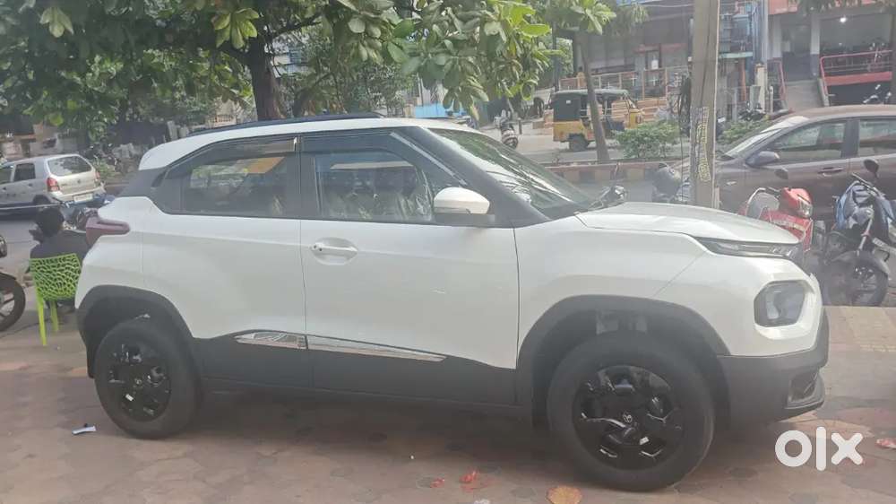 Tata Punch 2025 Petrol 4300 Km Driven